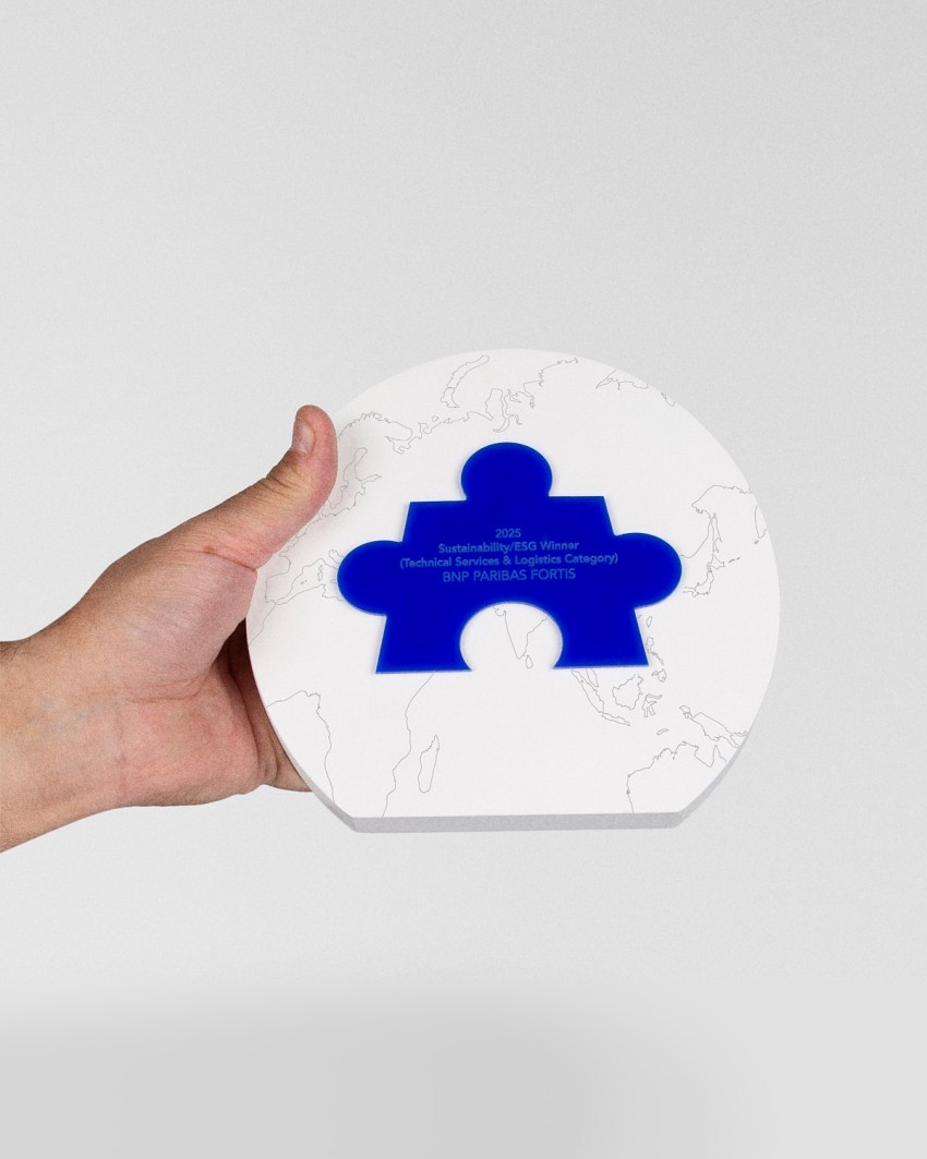 Op maat gemaakte trofee, vervaardigd door Sustain Awards voor Nitto ATP Finals, 2025