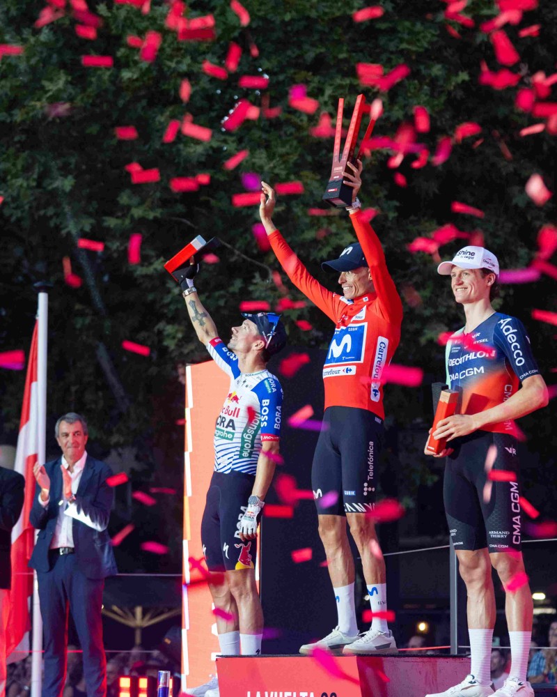 Op maat gemaakte trofee, vervaardigd door Sustain Awards voor La Vuelta, 2025 2