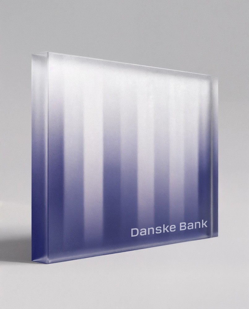 Op maat gemaakte financial tombstone-trofee van doorschijnend acryl met kleurverloop