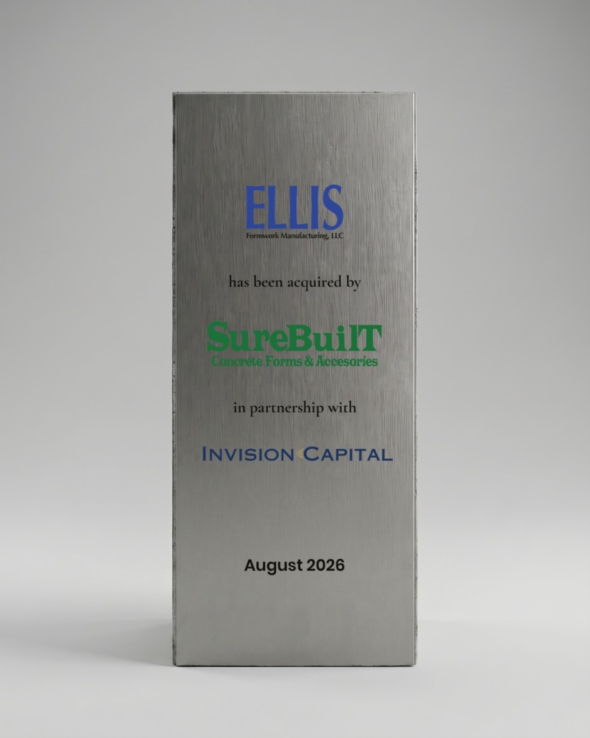 Op maat gemaakte trofee Financial Tombstone - Invision Capital, 2026: vooraanzicht